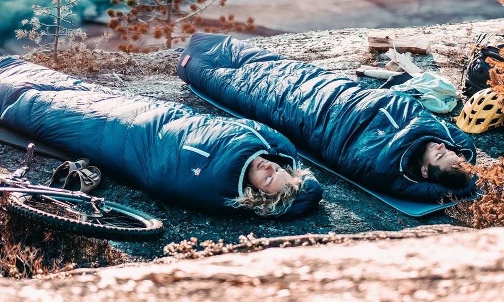 Im Schlafsack schlafen 7 Tipps für eine erholsame Nacht